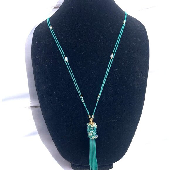 Green Chainlink Necklace With Boho Jewel Tassel Pendant Extra Long Gold Accents - Picture 1 of 8